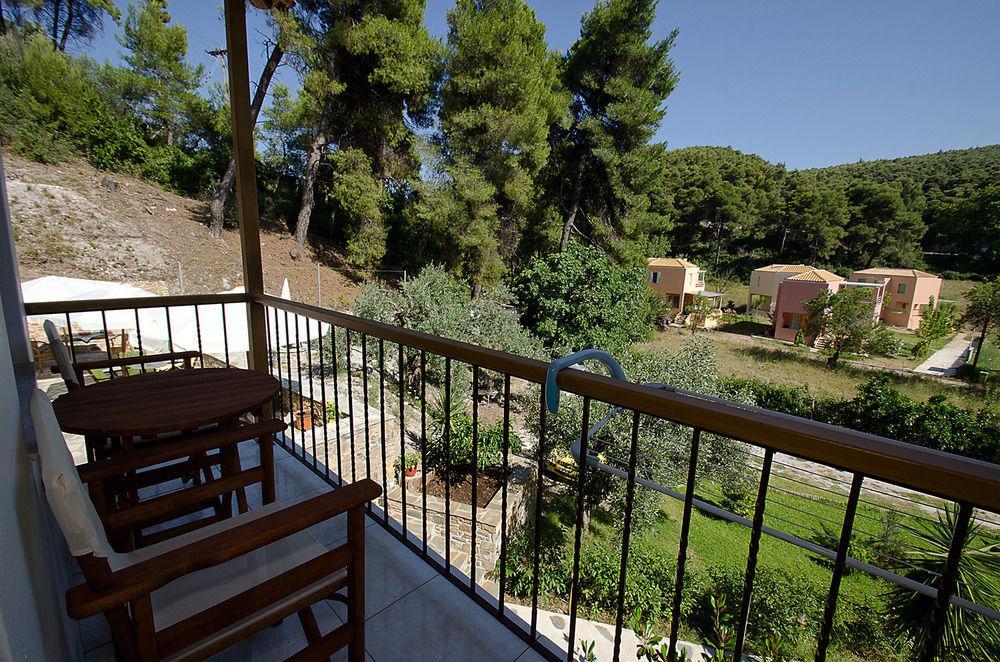 The Pine Trees Apart otel Agnontas Dış mekan fotoğraf